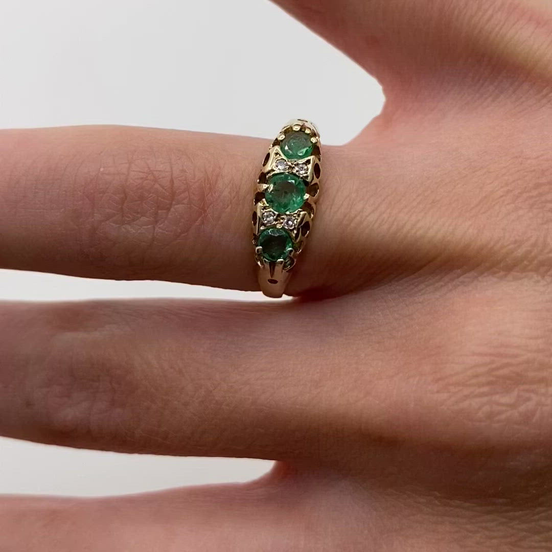 9ct Gold Emerald & Diamond Ring